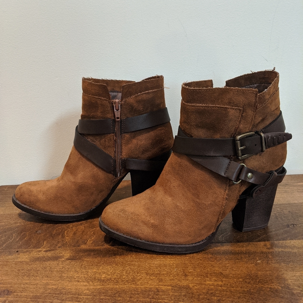 Mossimo Women Ankle Boots with heel